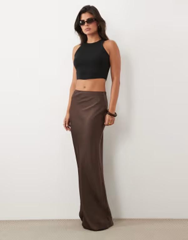 プリティラヴィッシュ レディース ボトムスカート サテン マキシ Pretty Lavish Breya satin maxi skirt in chocolate part of a set Cho
