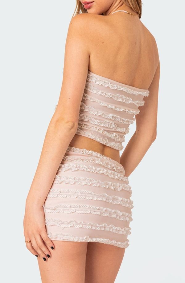 アディクテッド レディース トップス シャツ フリル レース EDIKTED Izzy Ruffle Lace Tube Top LIGHTPINK ピンク