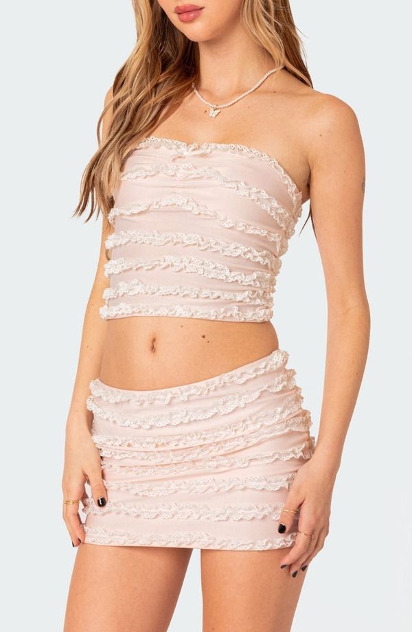 アディクテッド レディース トップス シャツ フリル レース EDIKTED Izzy Ruffle Lace Tube Top LIGHTPINK ピンク