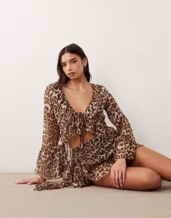 アリアコーブ レディース トップス シャツ プリント メッシュ Aria Cove mesh frill wraplunge flare sleeve top in leopard print par