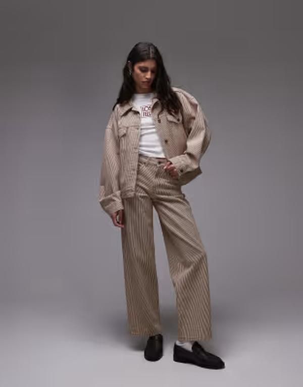 トップショップ レディース ボトムス デニムパンツ ローライズ ジーンズ Topshop cinch low rise relaxed jeans in tan stripe Tan stripe タ