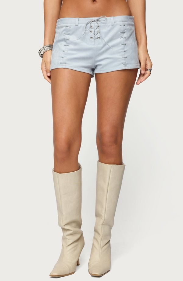 アディクテッド レディース ボトムス ハーフパンツ・ショーツ ショートパンツ スエード EDIKTED Sloane Faux Suede Micro Shorts LIGHTBLUE ブルー 12,565円