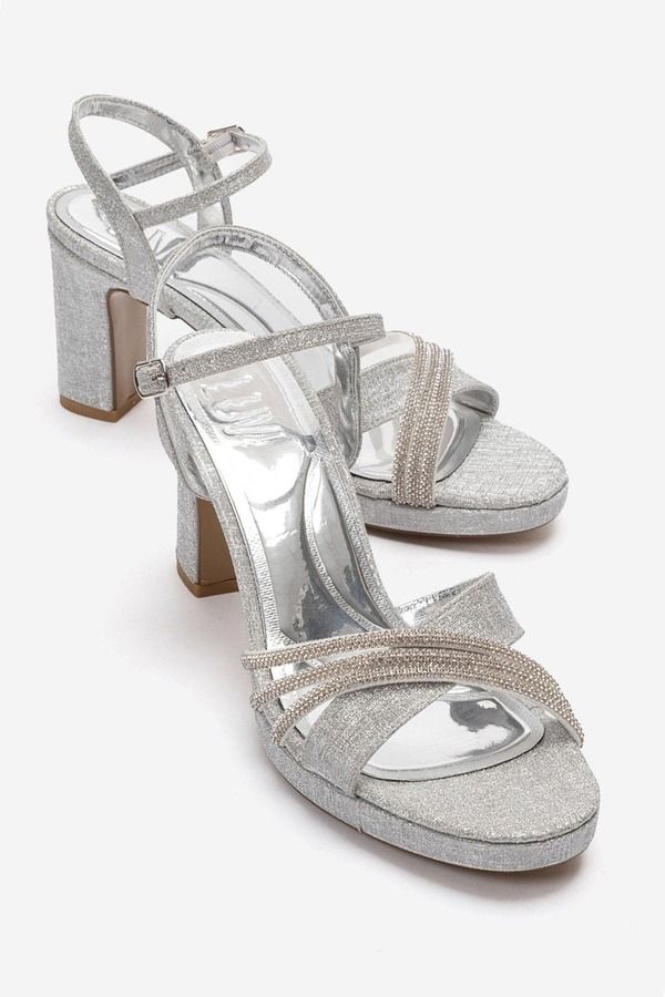 プロローグシューズ レディース ヒール サンダル アンクル Prologue Shoes Jarena Block Heel Ankle Strap Sandal Women Silver シルバー