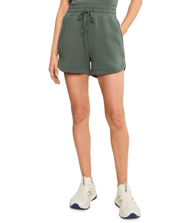 バーレイ レディース ボトムス ハーフパンツ・ショーツ ショートパンツ Varley 35 Coulter HighRise Shorts Thyme
