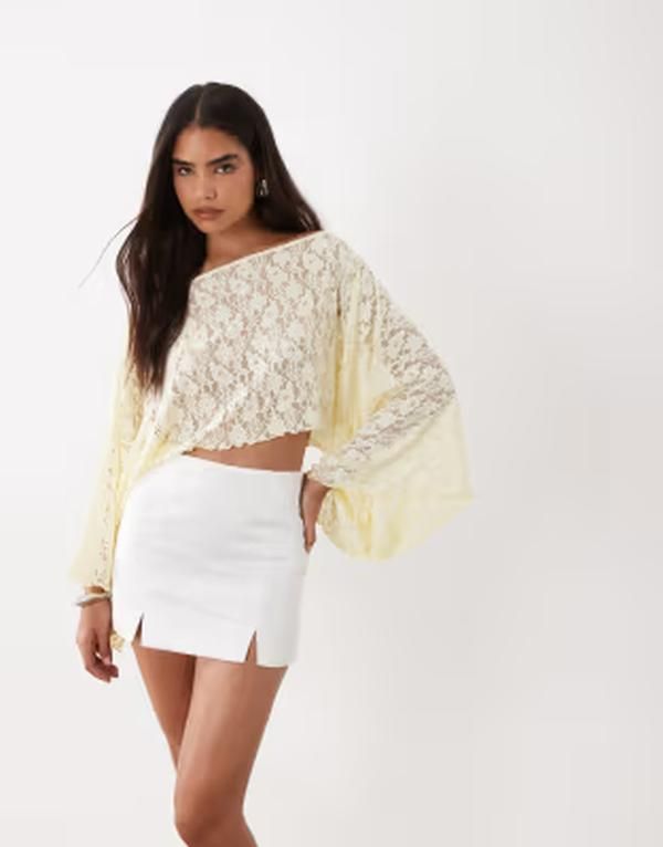 エイソス レディース トップス シャツ ケープデザイン アシンメトリー キャップ ケープ レース ASOS DESIGN foiled lace asymmetricape top in yellow 12,395円