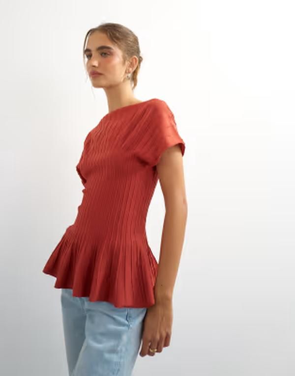 トップショップ レディース トップス Tシャツ ニット Topshop knit grown on short sleeve peplum top in deep RED レッド
