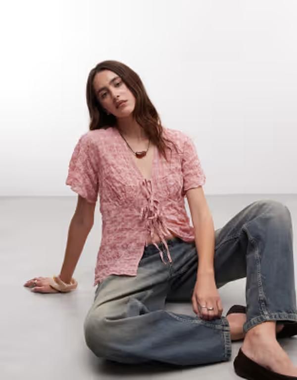 リクレイム ヴィンテージ レディース トップス タンクトップ レーストリム シアー レース Reclaimed Vintage textu red sheer tie frontop with lac