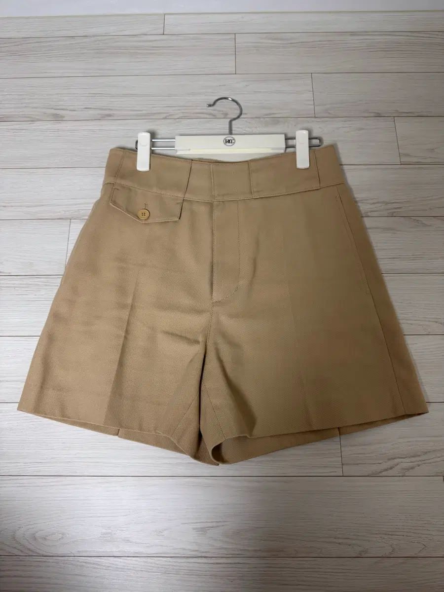 レクト ハーフパンツ ベージュ カラー 10,690円