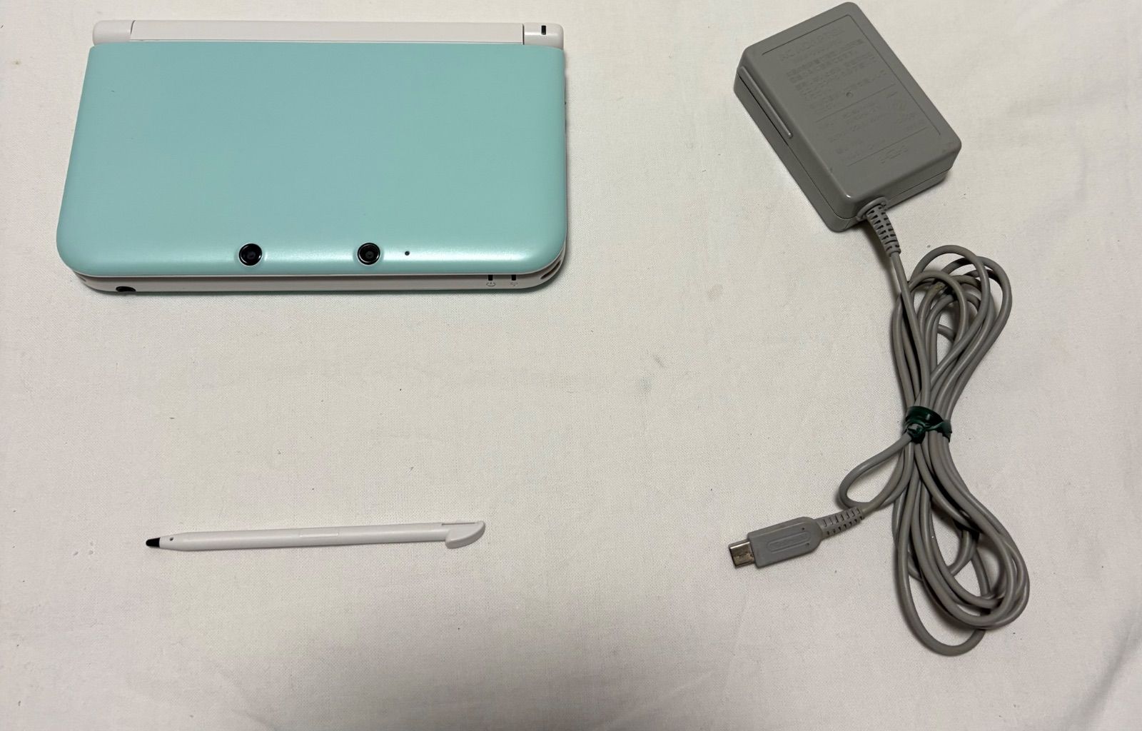 ニンテンドー3DS LL ミント×ホワイト
