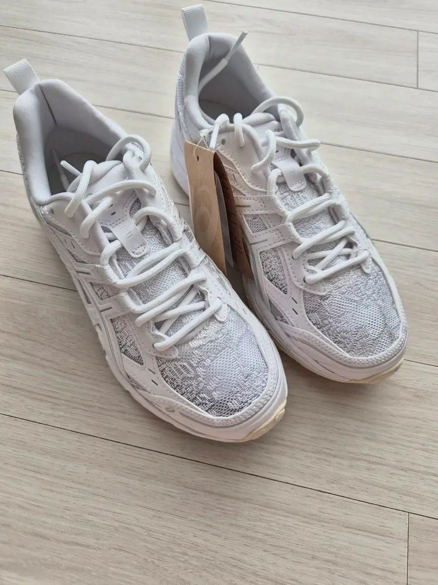 アシックス ゲル ヌノ ビキ レース 230 (NIKE 225 サイズ 맞아요)
