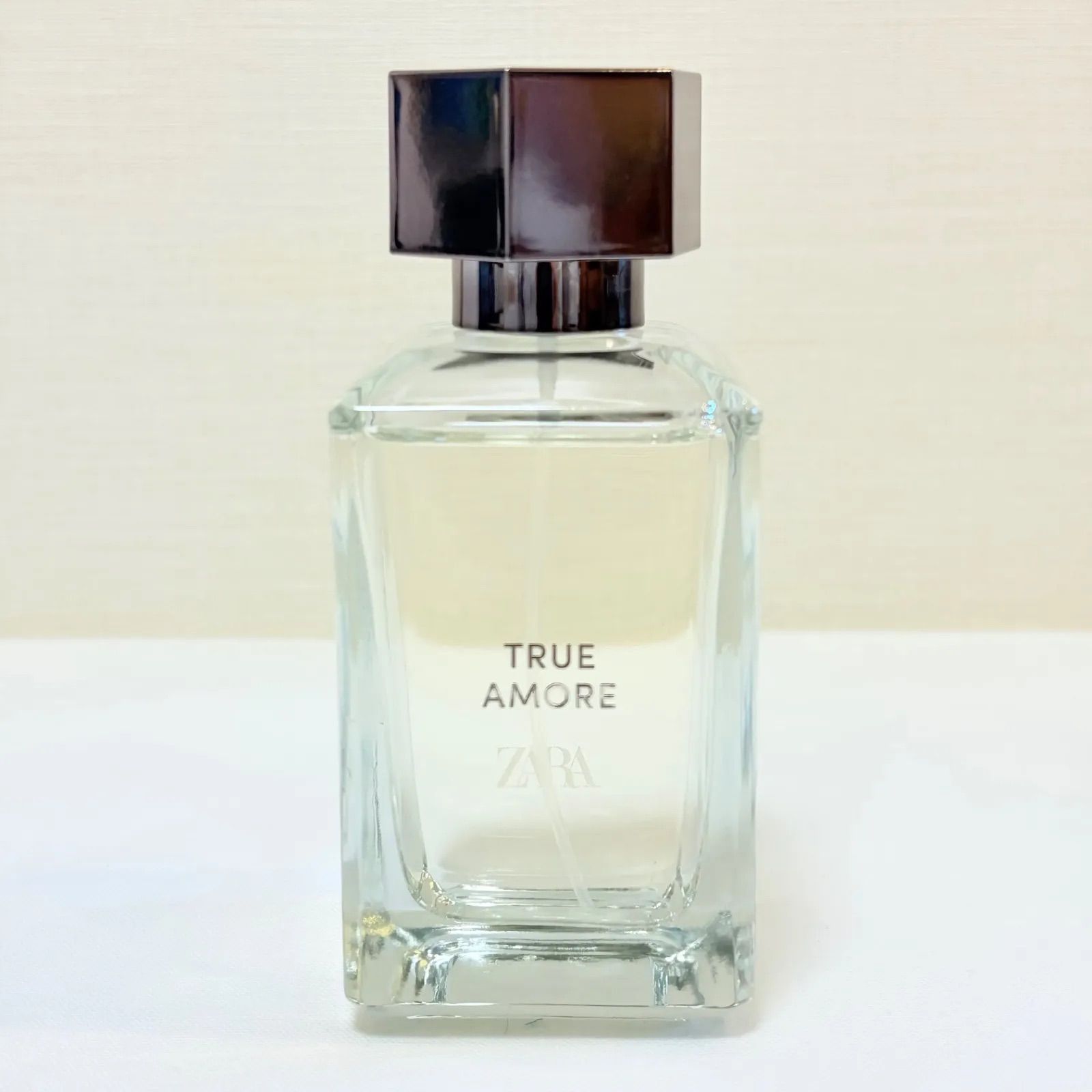 ZARA INTO THE FLORAL n°1 TRUE AMORE eau de parfum ザラ　イントゥザフローラル　ナンバー　1 トゥルーアモーレ　オードパルファム　香水　100ml