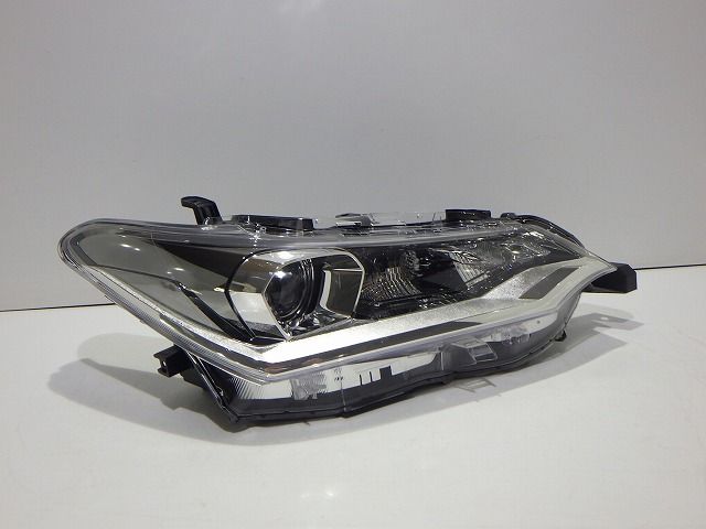 カローラフィールダー アクシオ 右ヘッドライト LED NRE161 NZE161 NZE164 ZRE162 12-596 D 後期 81140-12J80 コーティング 美品 260804008