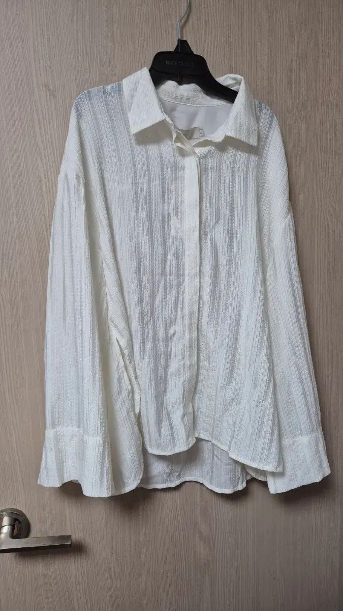 新品 GRACE U マリス ルーズフィット シャツ (ホワイト/ブラック)