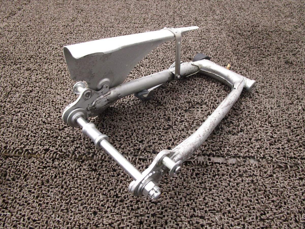 TY175 スイングアーム チェーンカバー □C571！アクスルシャフト 1R1 ヤマハ 【 1R1 】 キャブ車