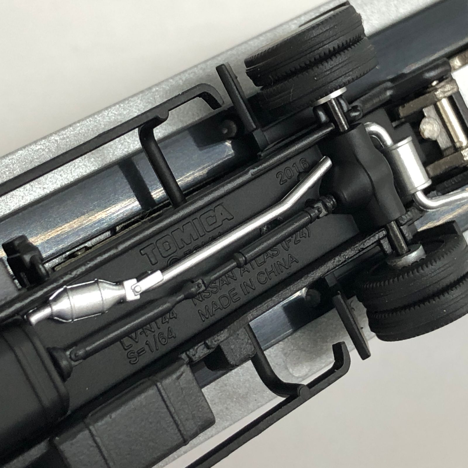美品 トミカリミテッド ヴィンテージ NEO LV-N144b 日産アトラス F24 花見台自動車 セフテーローダ 1/64 積載車 ミニカー N11522534