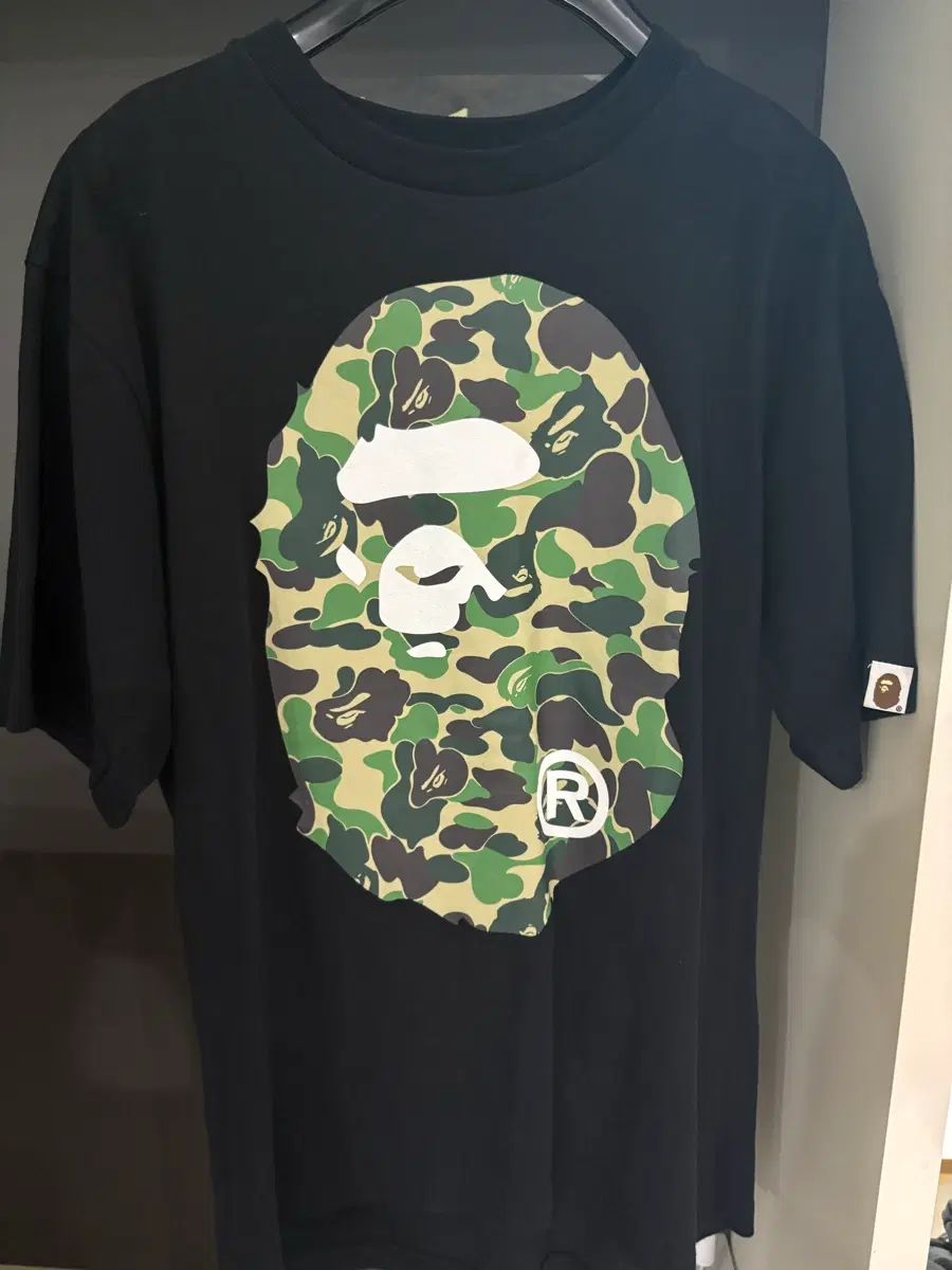 A BATHING APE® カモフラージュ ロゴ 半袖Tシャツ ブラック 8,649円