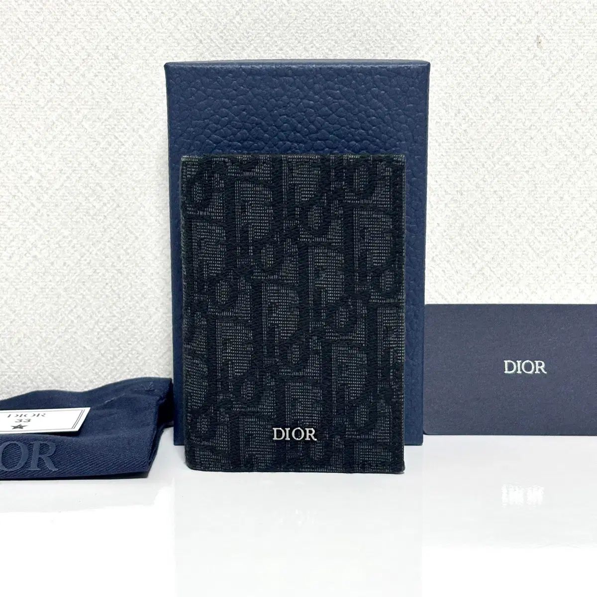 ディオール オブリーク ジャカード バーティカル カードウォレット 52,688円