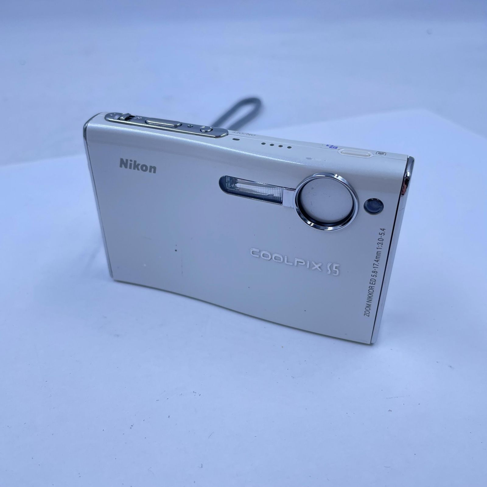 7BS008Nikon Nikon COOLPIX 5.8-17.4mm 1:3.0-5.4 S5 Digital Camera White Used [Move×]