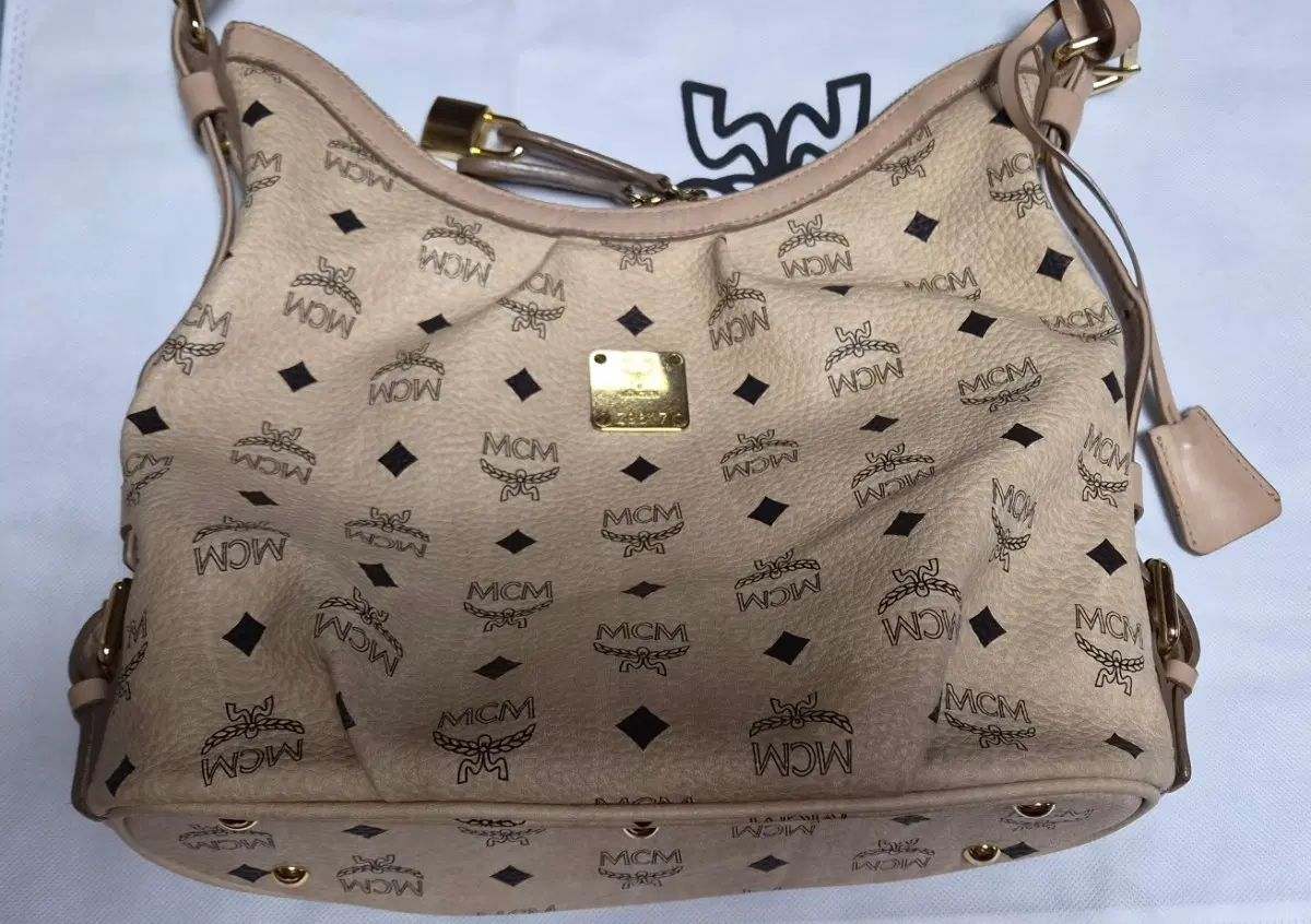 ビセトス ベージュ HOBO BAG 23,720円