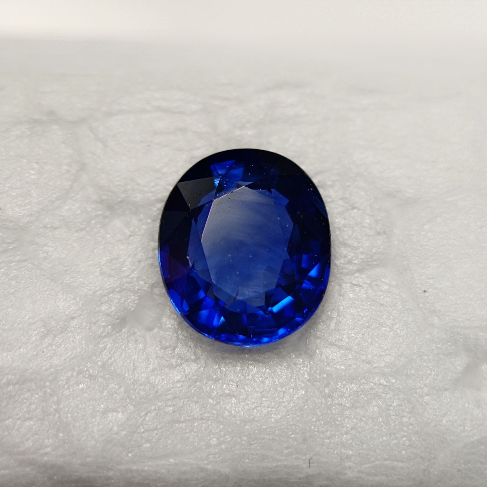 天然サファイア 0.51ct 約5.2mmｘ4.5mmｘ2.2mm ジュエリー外し s0057