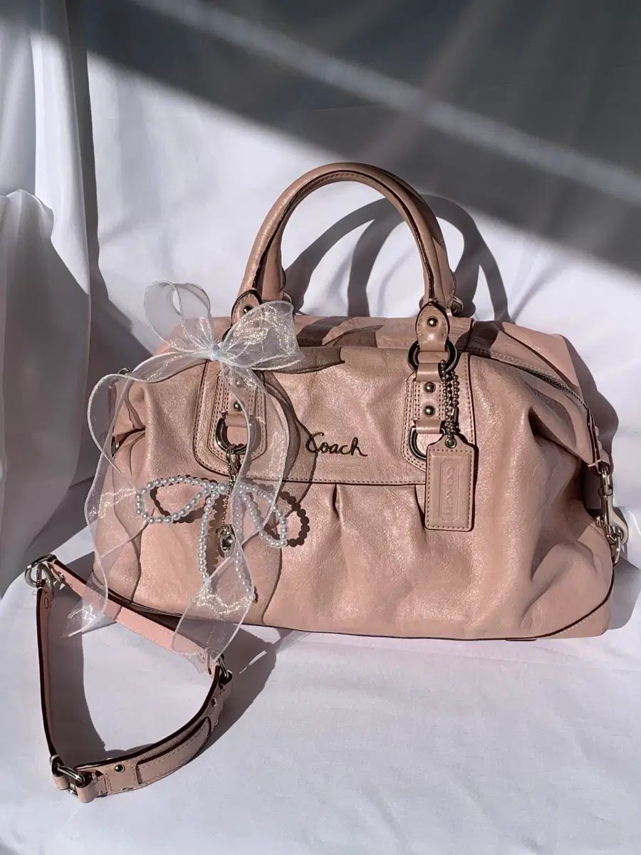 レア )) Coach いちごミルク ベイビー ピンク ギャル ショルダーバッグ