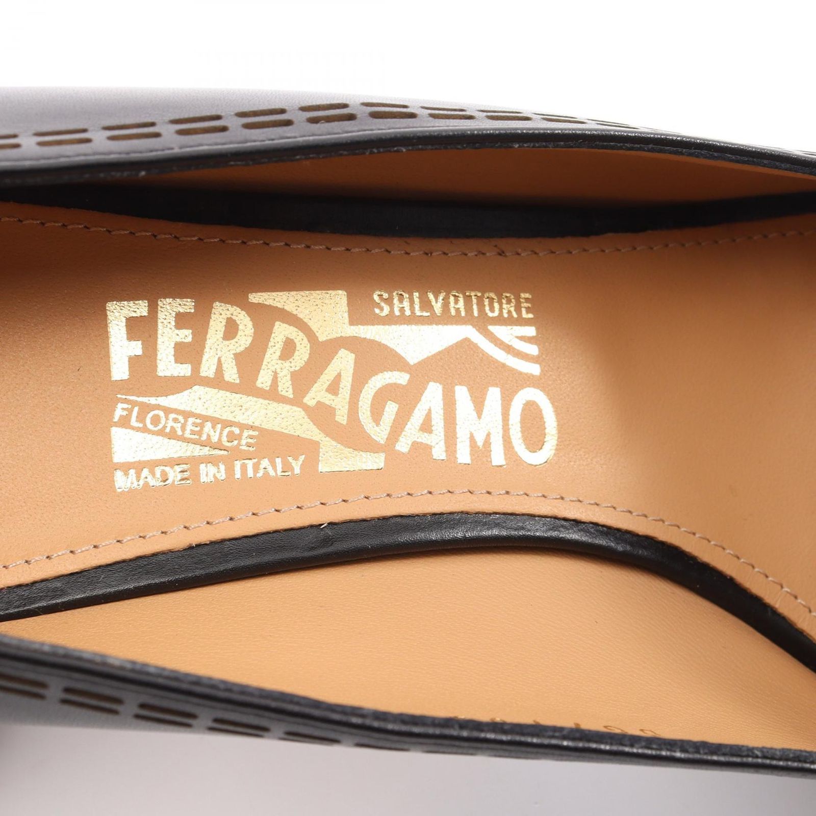 Salvatore Ferragamo サルヴァトーレフェラガモ ヴァラリボン オープントゥ パンプス Salvatore Ferragamo サルヴァトーレフェラガモ ヴァラリボン オープントゥ パンプス