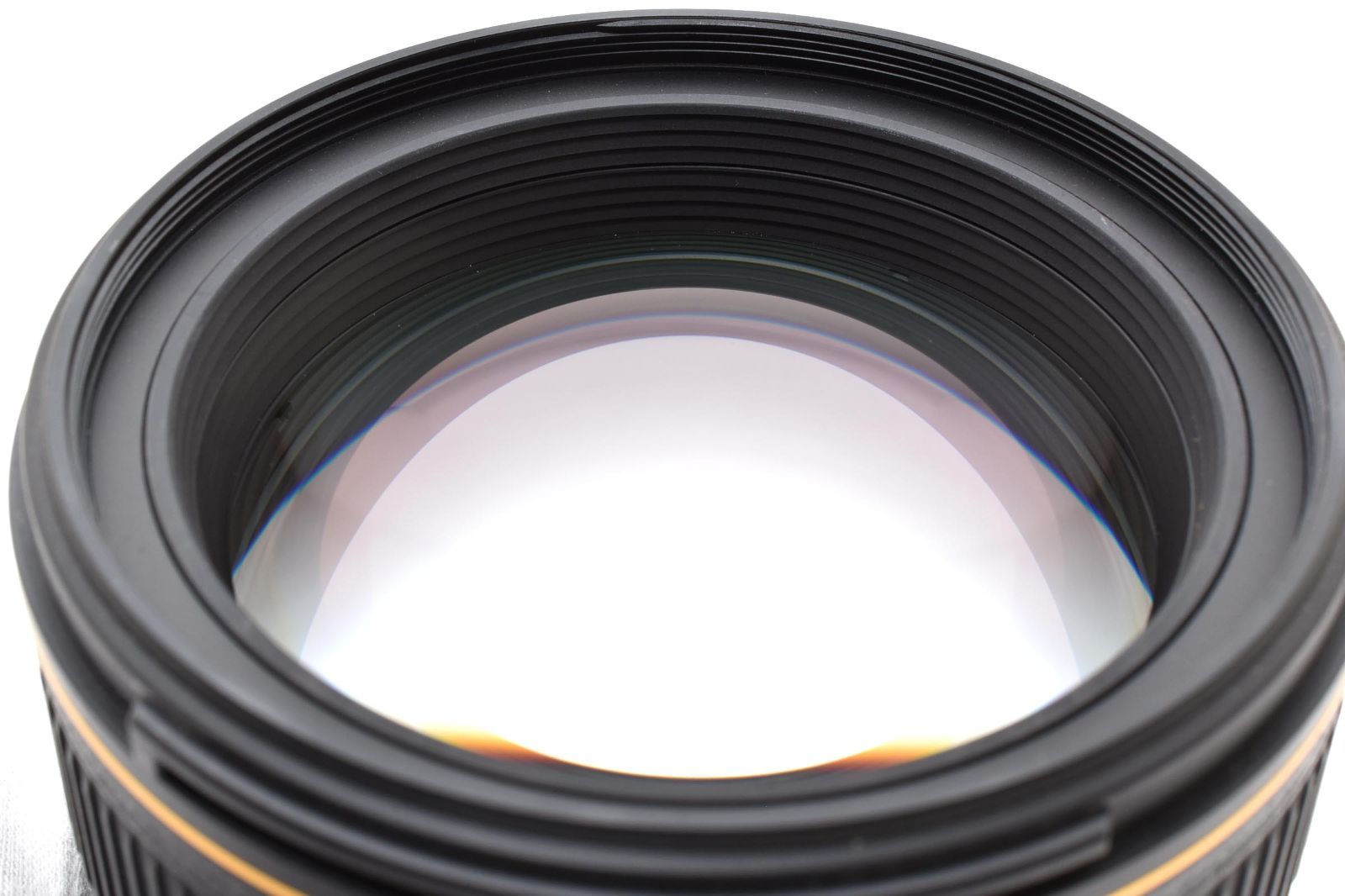 Nikon AF-S Nikkor 85mm f/1.4 G L0682