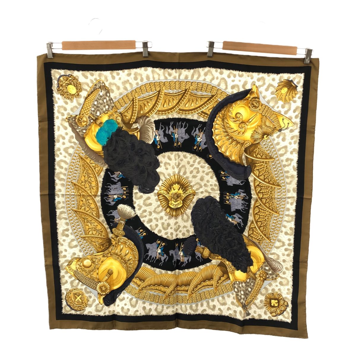 HERMES エルメス カレ90 スカーフ CASQUES et PLUMETS 面貌のない兜 シルク100 ブラウン系 H7190