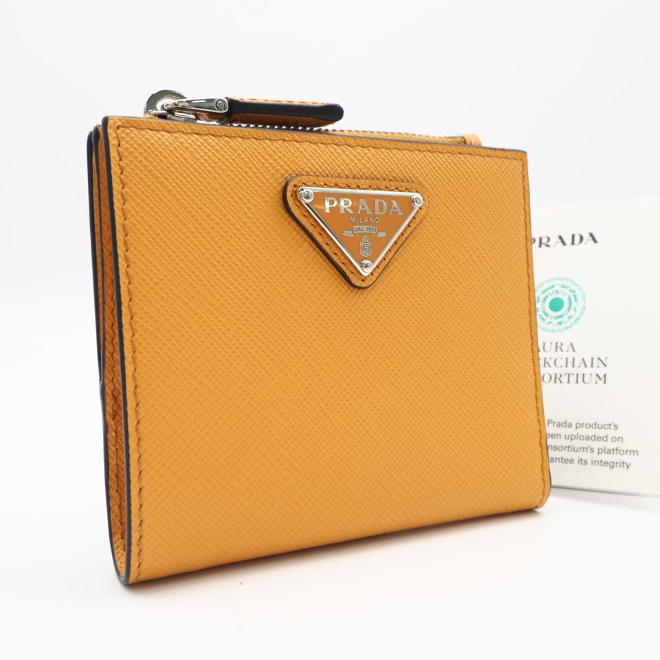 ★3日以内返品可★ 未使用 PRADA プラダ サフィアーノ トライアングル 財布 アンバー 2ML049 二つ折り財布 オレンジ サフィアーノ レディース