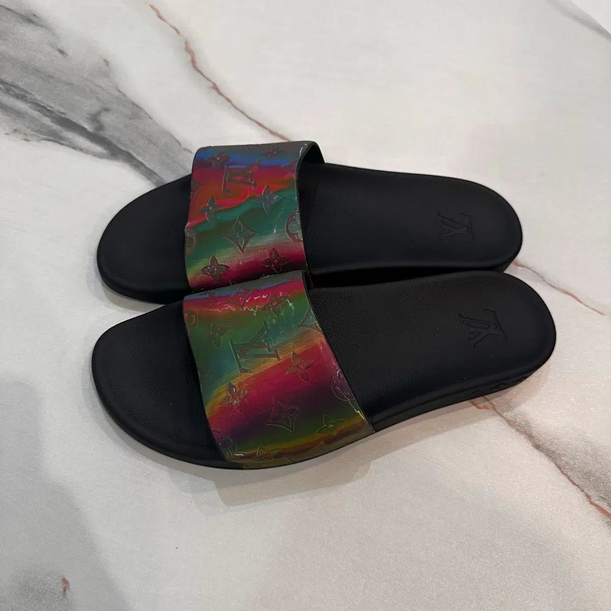Louis Vuitton ルイヴィトン プリズム スリッパ 10サイズ 74,425円