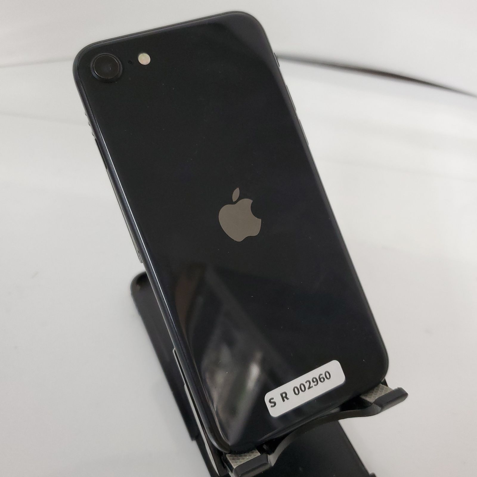 Apple iPhone SE (MX9R2)・スマホ・第2世代・ブラック・SIMロックあり