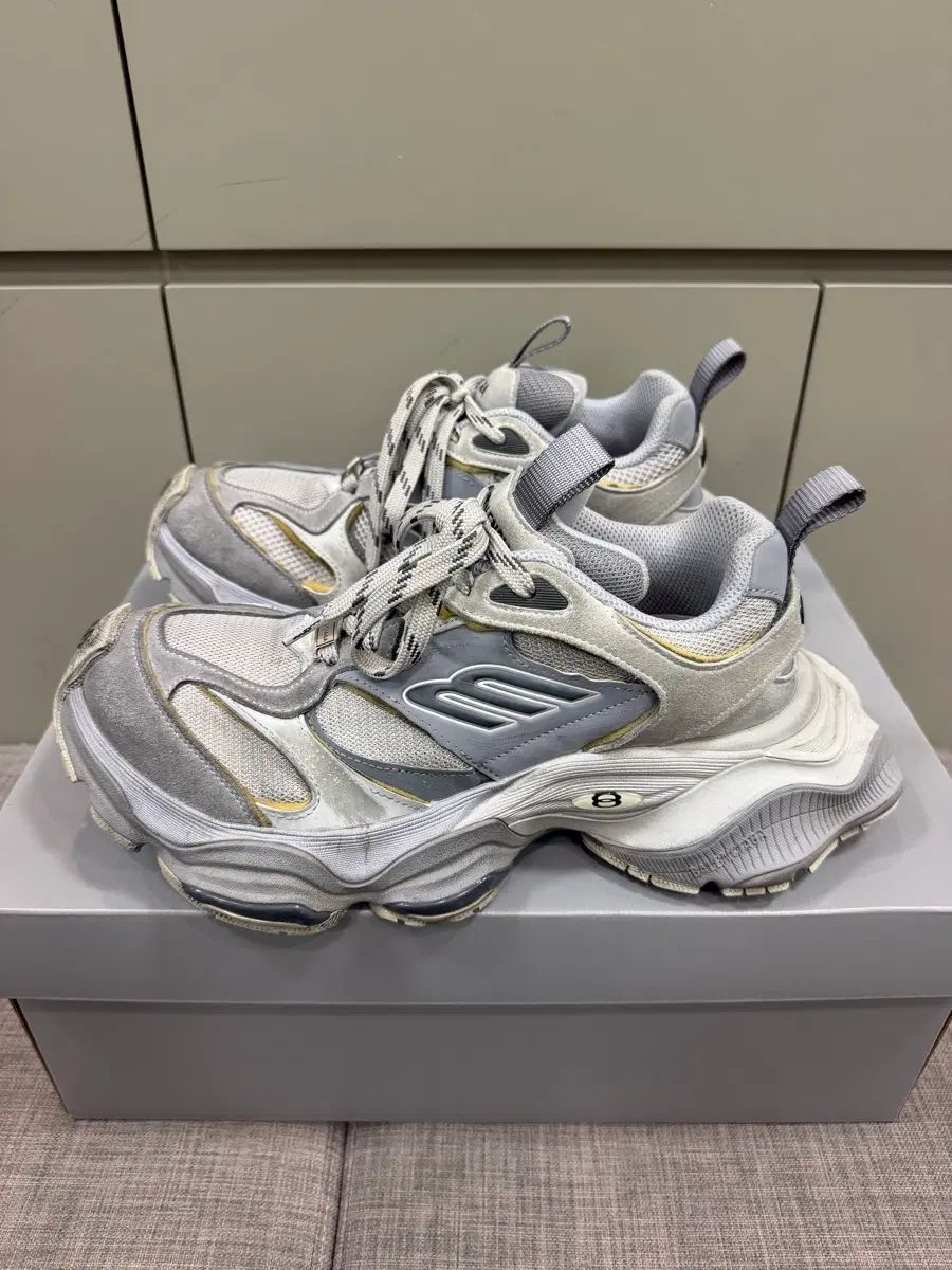 バレンシアガ カーゴ スニーカー RUNWAY グレー