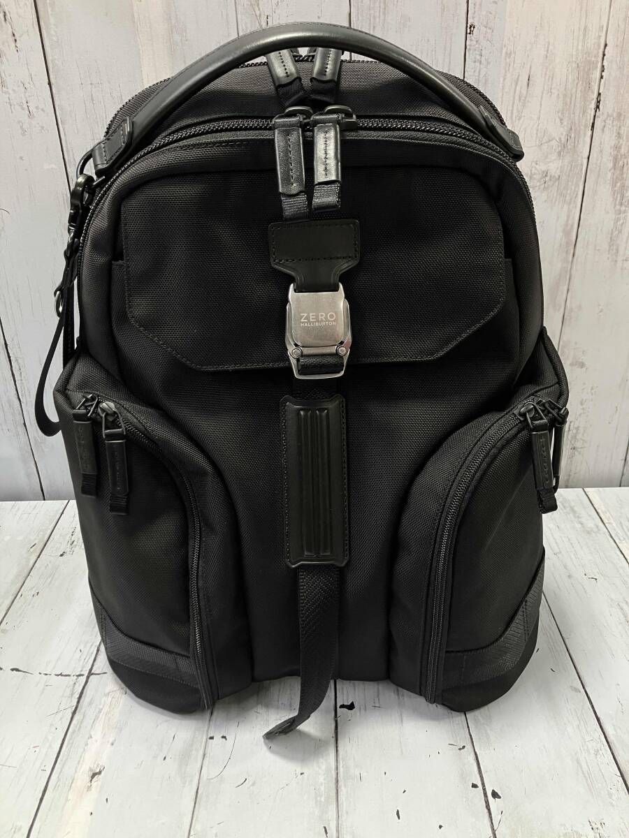 ZERO HALLIBURTON ZERO ZLM Medium Flap Backpack ブラック