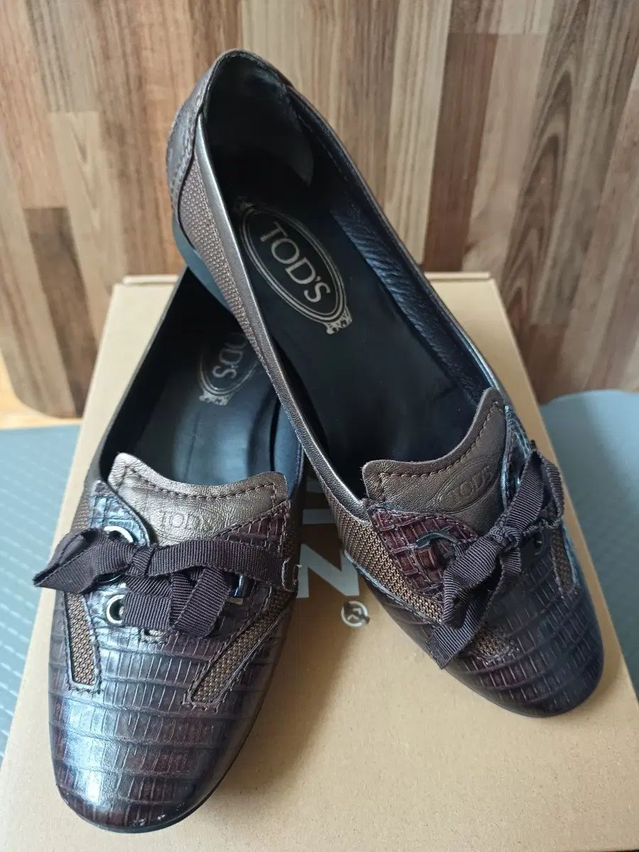 TOD'S トッズ ローファー (38 250サイズ)
