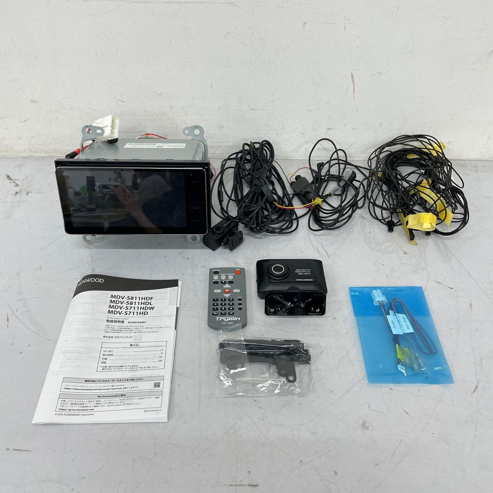 7E006Kenwood ケンウッド カーナビゲーション MDV-S711HDW カーナビ 新古品