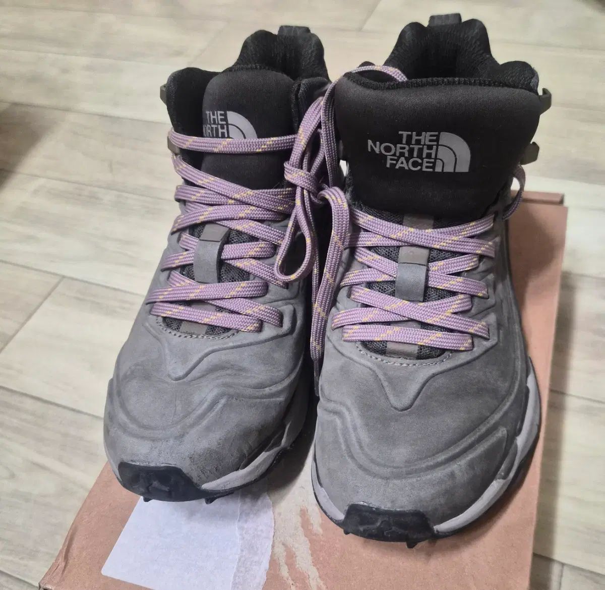1回使用) 230サイズ THE NORTH FACE ザノースフェイス VECTIV 登山靴 ブラウン レディース