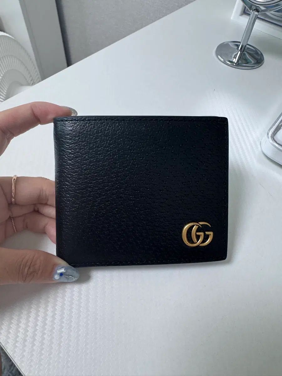グッチ GGマーモント 二つ折り財布 ブラック