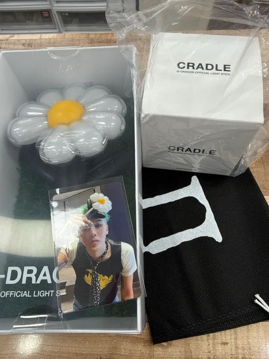 G-DRAGON CRADLE 公式 ペンライト + トレカ フルセット