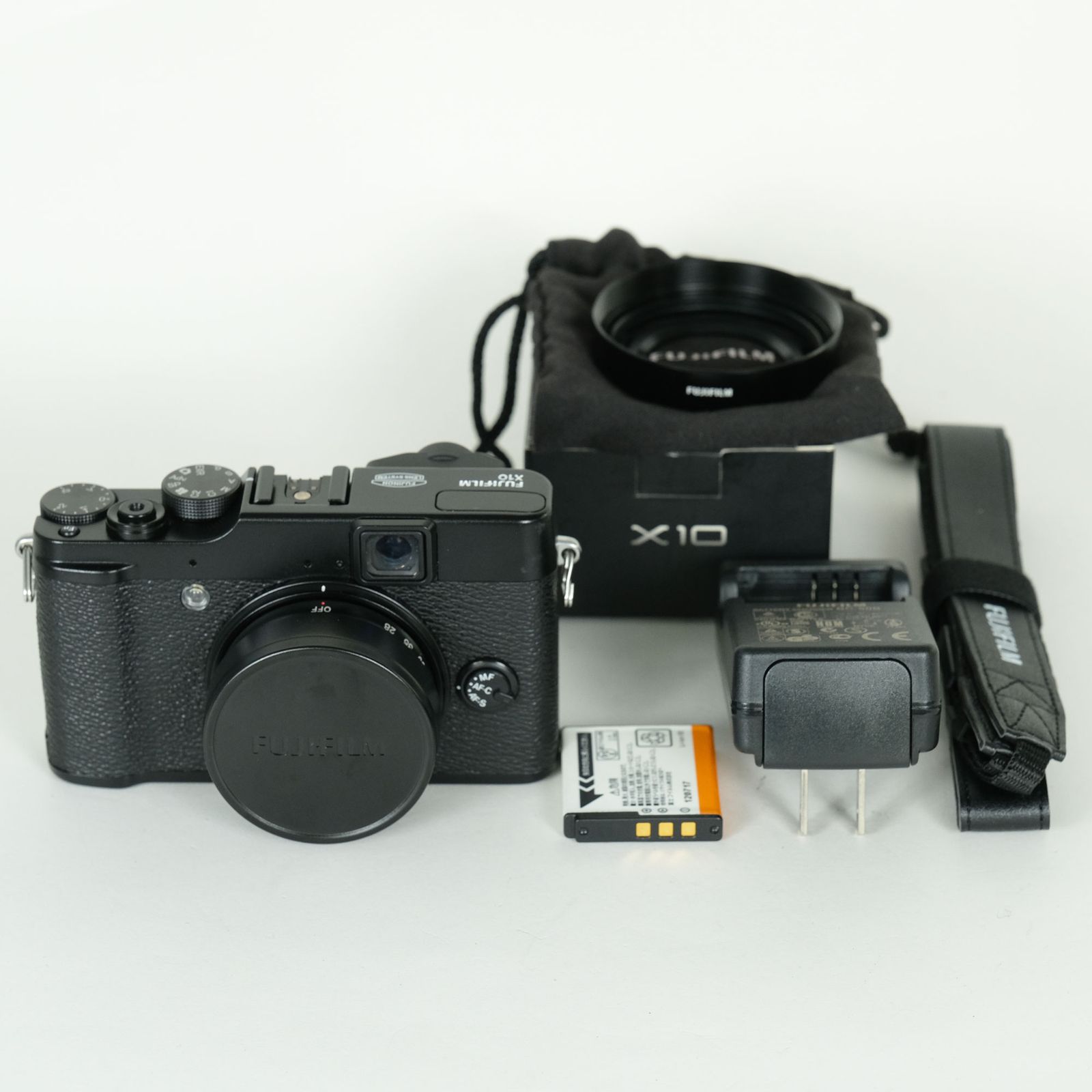 [美品 | レンズフード付] FUJIFILM X10 ブラック | コンパクトデジタルカメラ