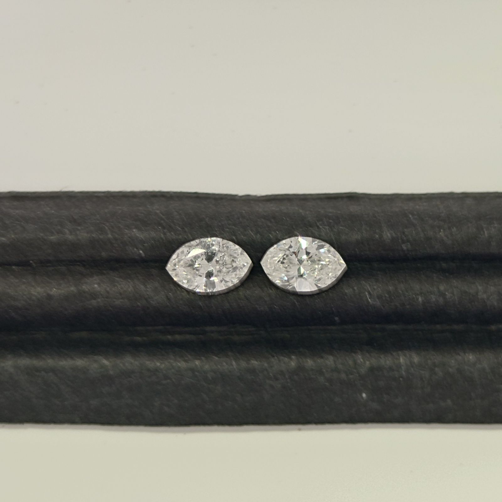 天然ダイヤモンド マーキス ルース 0.12ct(1粒0.06ct相当) ジュエリー外し d0046