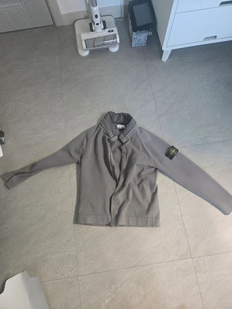 STONE ISLAND ストーンアイランド ジップアップ ジャケット グレー 28,586円