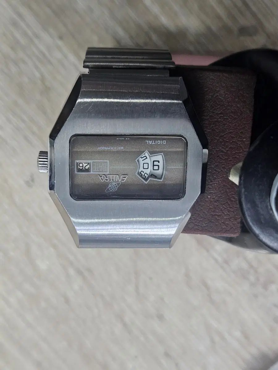 k35 70年代 ヴィンテージ ENITRA スイス ジャンピングアワー メンズ 機械式 手巻き時計