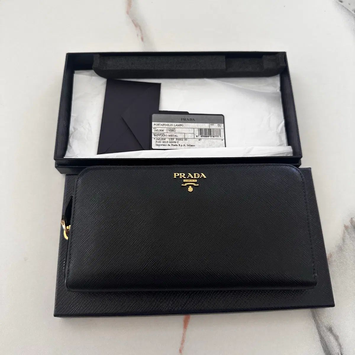 PRADA プラダ ファー ジッパー 長財布 32,354円