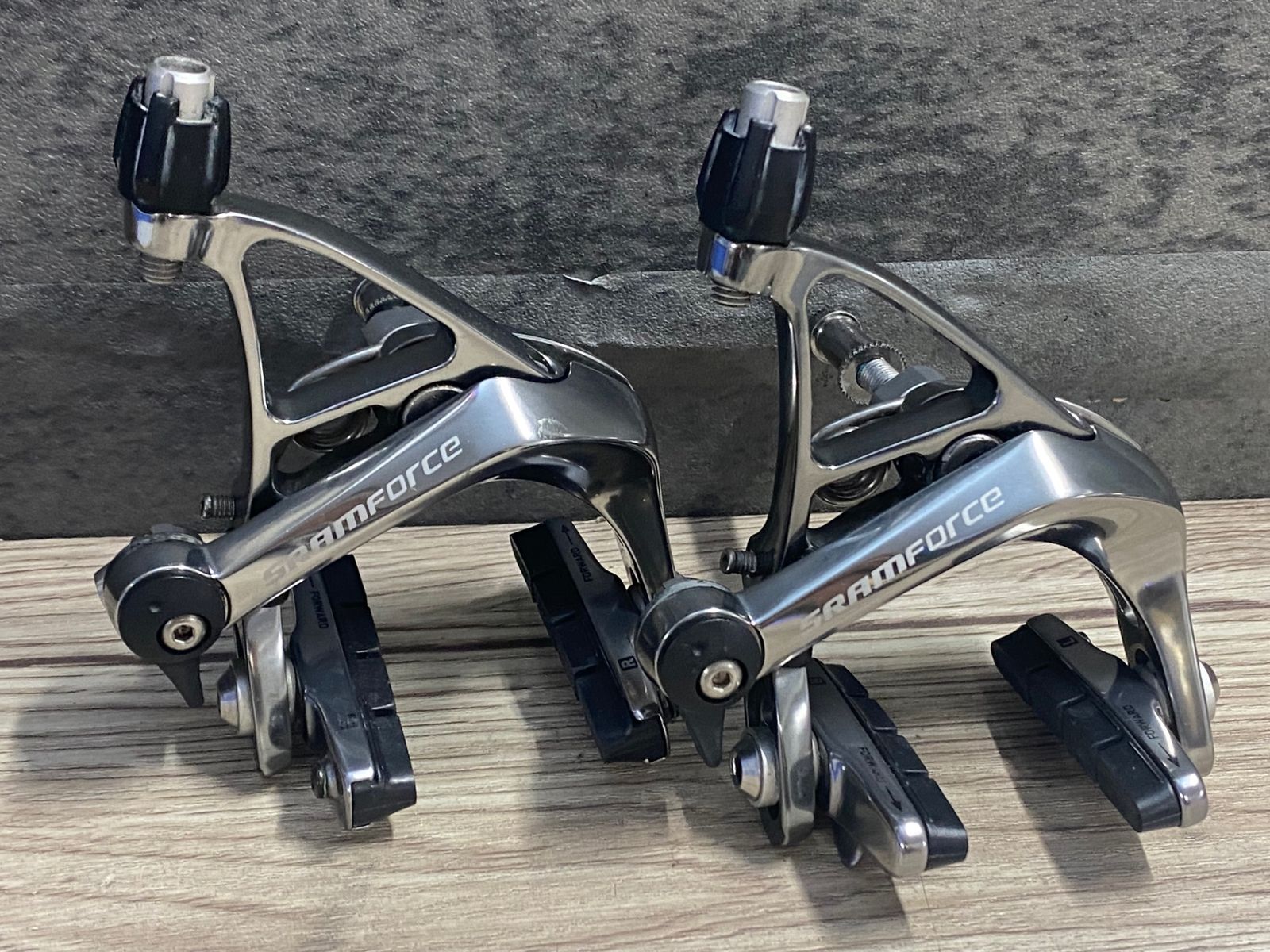KE968 スラム SRAM フォース FORCE キャリパーブレーキ 前後セット 10,804円