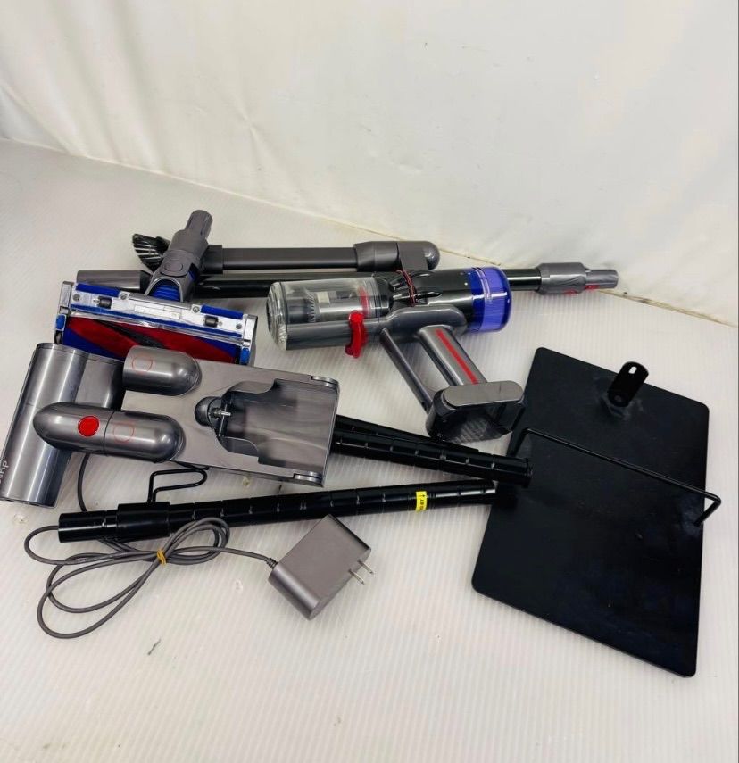 7r103. Dyson コードレスクリーナー 本体 非純正スタンド付SV21 - メルカリ