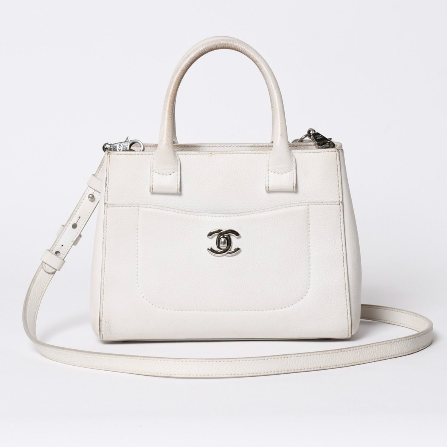 CHANEL シャネル ネオ エグゼクティブ トート スモール ハンドバッグ 2WAY A69929 ココマーク キャビアスキン シルバー金具 良品 中古 4a006135 110,000円
