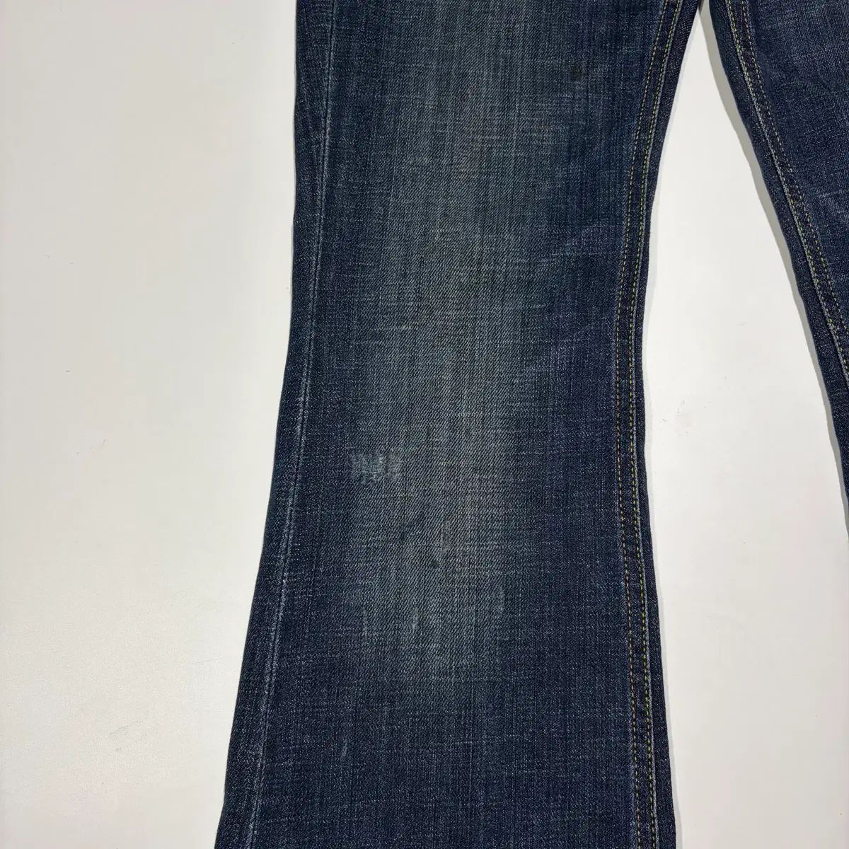 DIESEL ウォッシュ ローライズ ブーツカット デニムパンツ