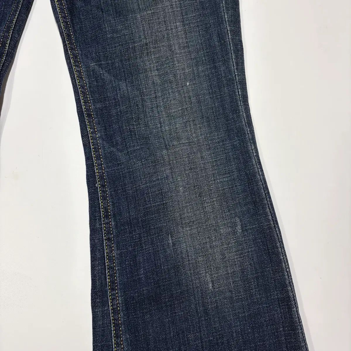DIESEL ウォッシュ ローライズ ブーツカット デニムパンツ