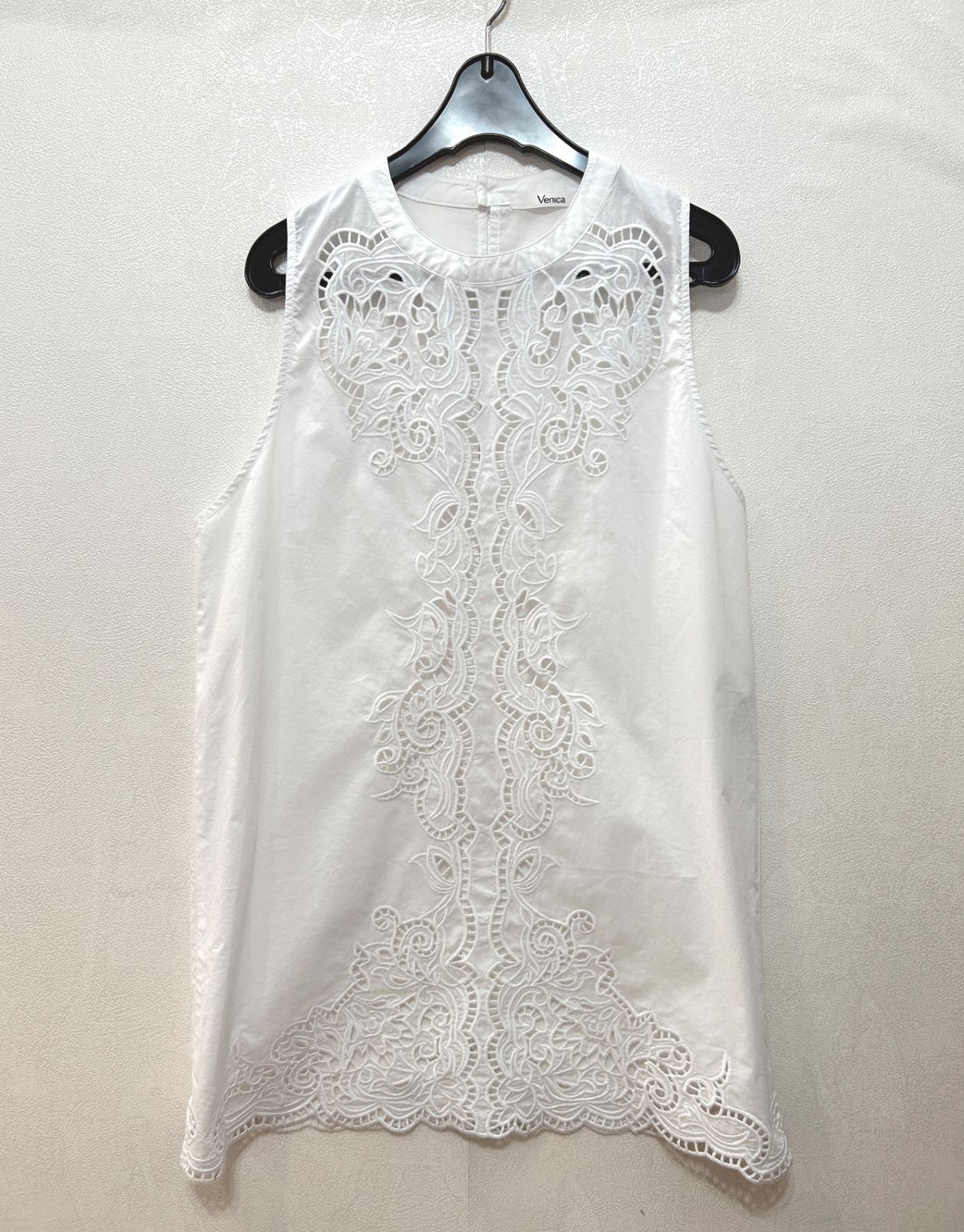 Venica ヴェニカ (F) Scallop embroidery blouse ロング ブラウス カットワークレース ノースリーブ 白 ホワイト VE25A12 K8-32 8,140円
