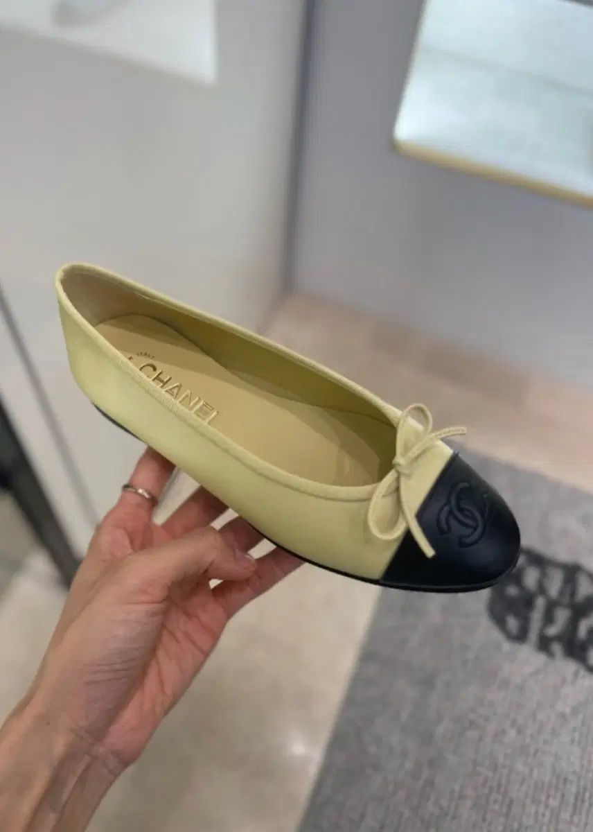 新品 シャネル バレリーナ フラットシューズ イエロー/ブラック 37 5